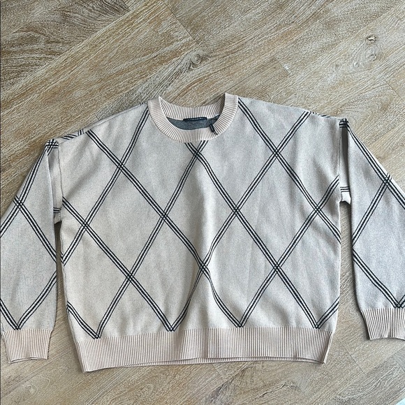 NWOT T Tahari Beige Argyle Sweater L - Picture 1 of 6